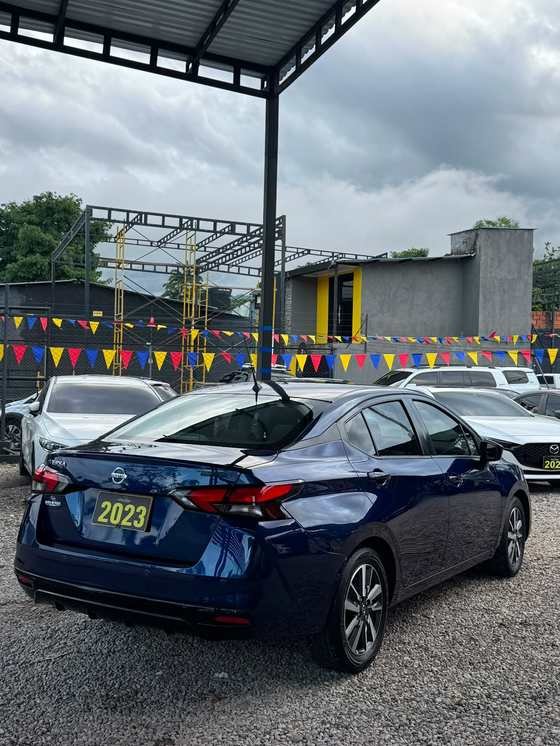 Nissan Versa Advance 2023